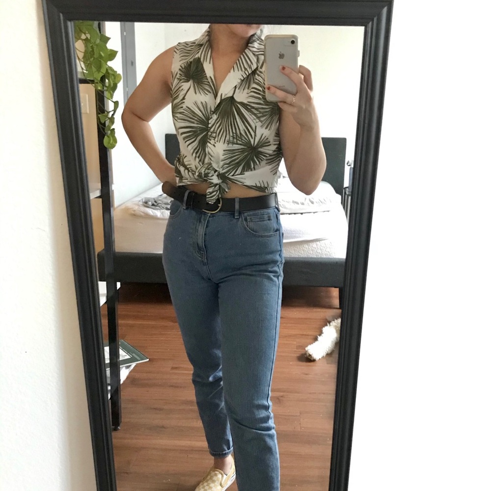 Vintage Palm Print Sleeveless Button Down